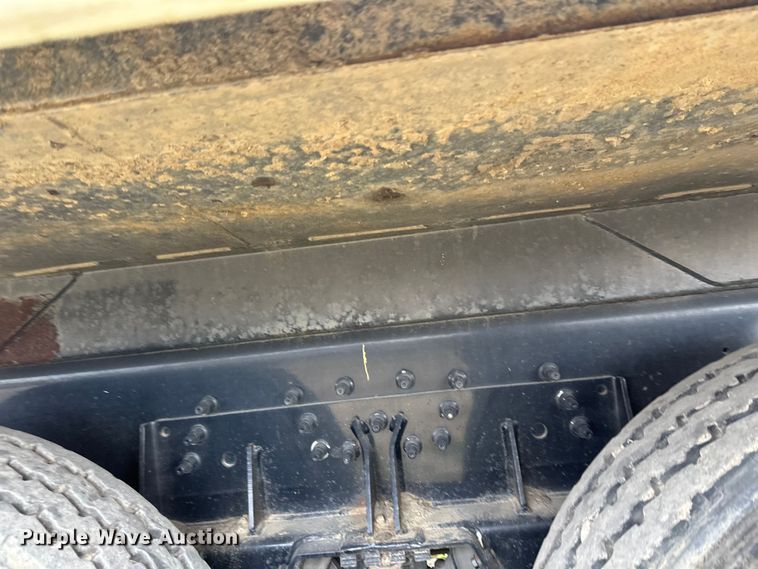 image for item DT6424 2011 Mack LEU613 refuse truck