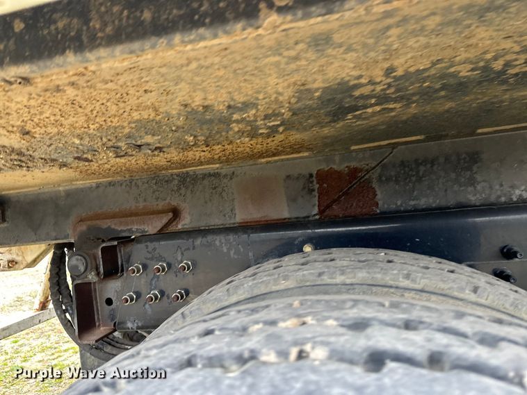 image for item DT6424 2011 Mack LEU613 refuse truck