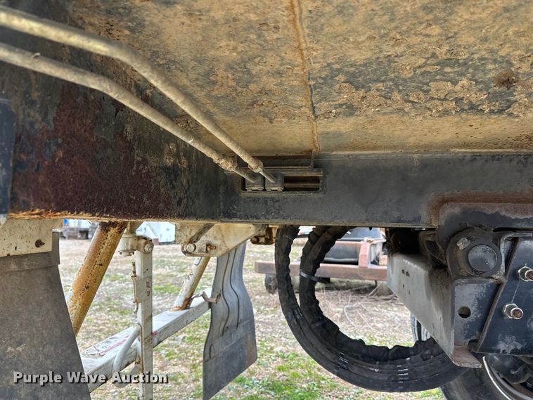 image for item DT6424 2011 Mack LEU613 refuse truck