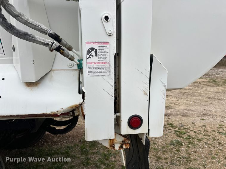 image for item DT6424 2011 Mack LEU613 refuse truck