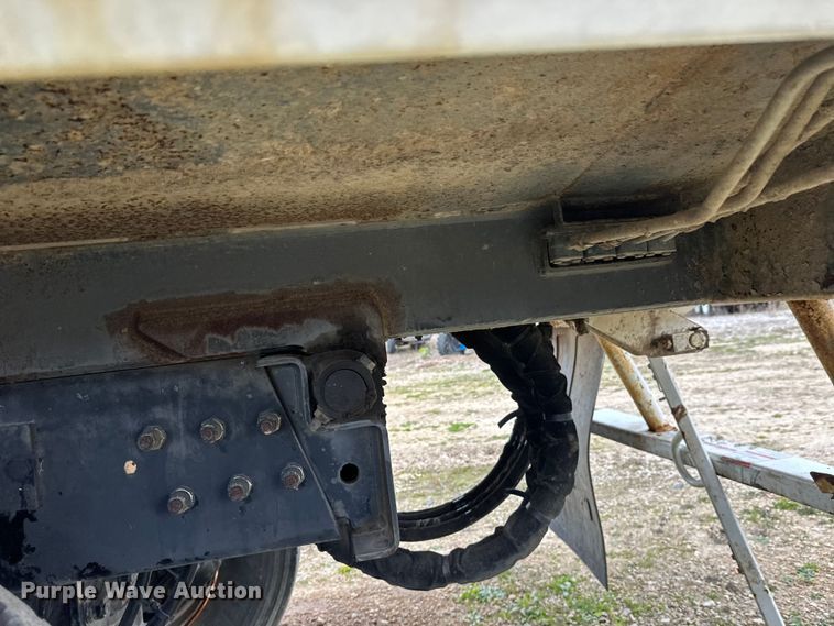 image for item DT6424 2011 Mack LEU613 refuse truck