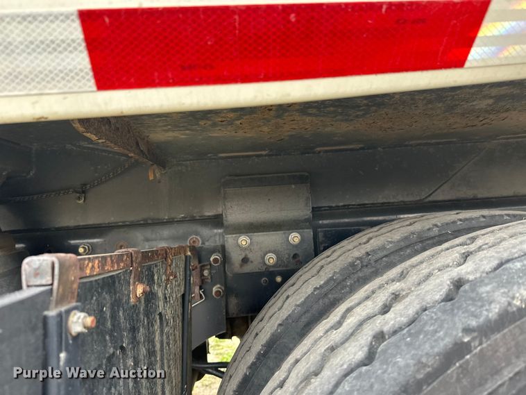 image for item DT6424 2011 Mack LEU613 refuse truck