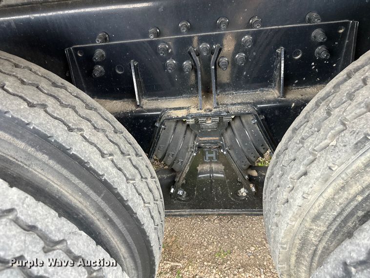 image for item DT6424 2011 Mack LEU613 refuse truck