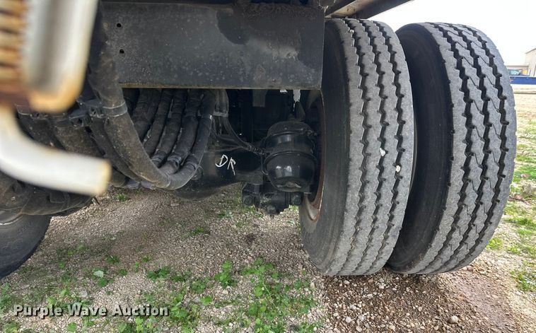 image for item DT6424 2011 Mack LEU613 refuse truck