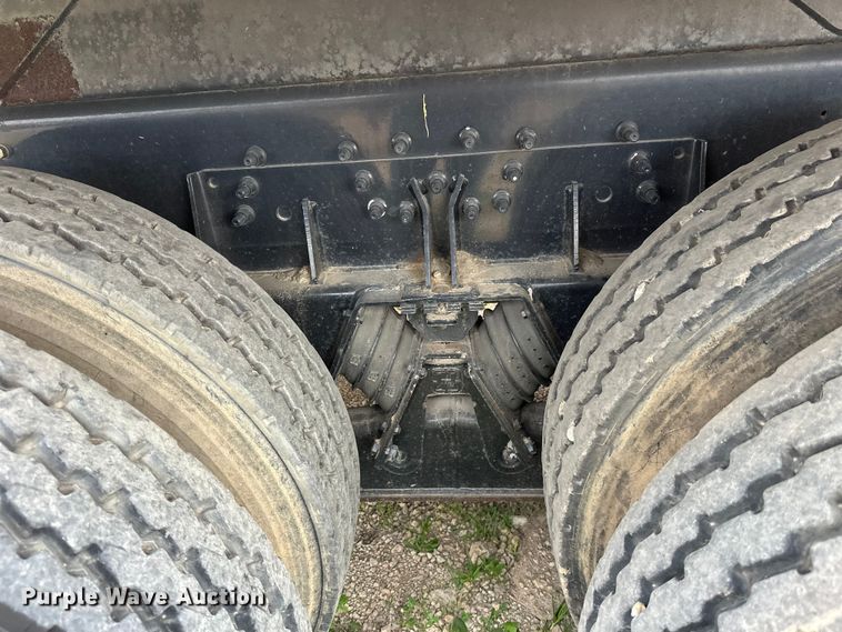 image for item DT6424 2011 Mack LEU613 refuse truck