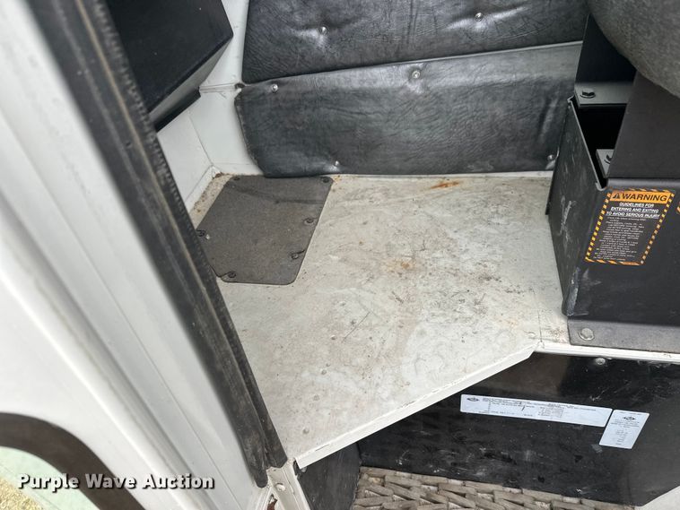 image for item DT6424 2011 Mack LEU613 refuse truck