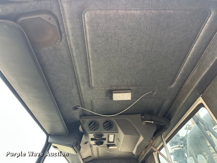 image for item DT6424 2011 Mack LEU613 refuse truck