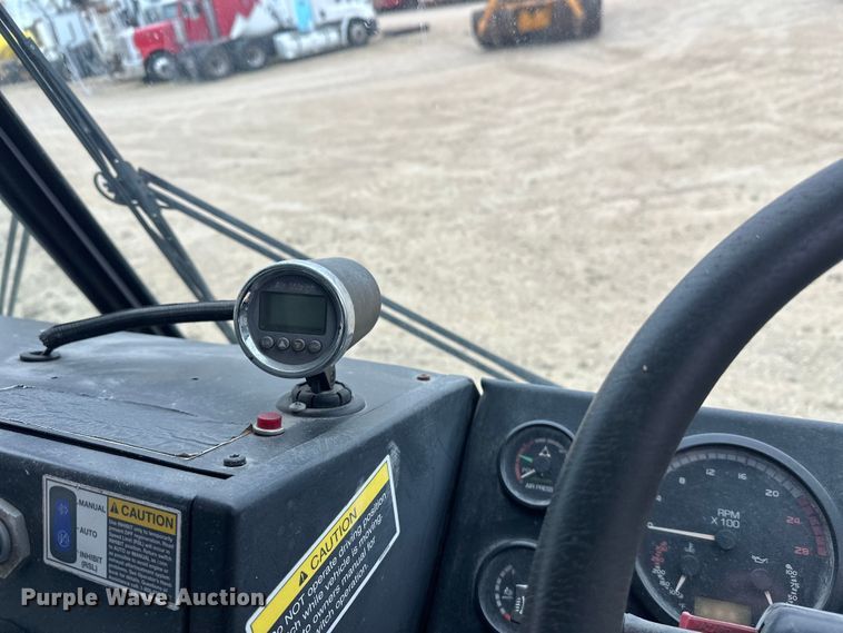 image for item DT6424 2011 Mack LEU613 refuse truck