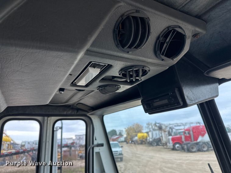 image for item DT6424 2011 Mack LEU613 refuse truck