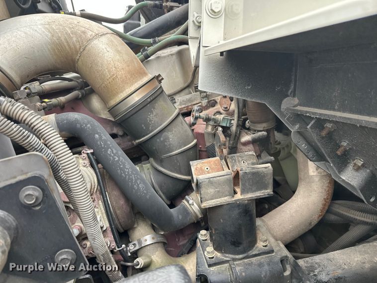 image for item DT6424 2011 Mack LEU613 refuse truck