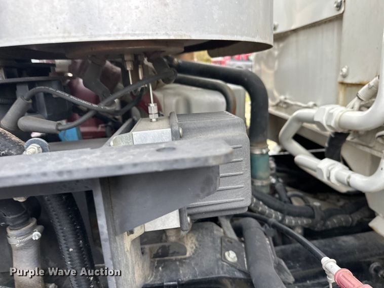 image for item DT6424 2011 Mack LEU613 refuse truck