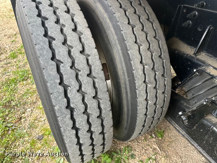 image for item DT6424 2011 Mack LEU613 refuse truck