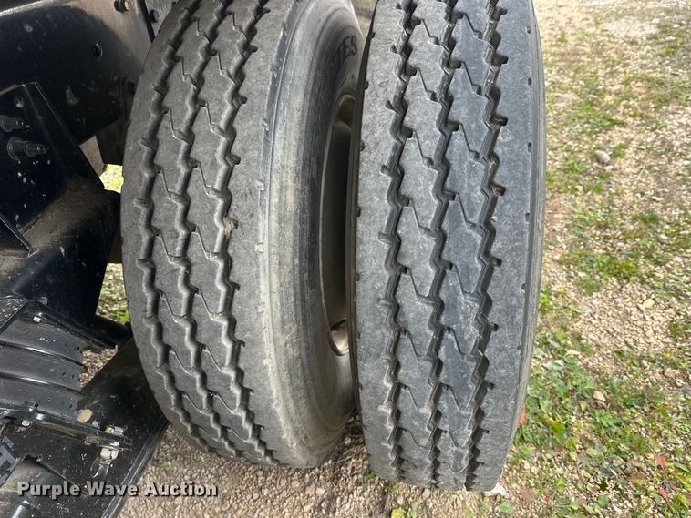 image for item DT6424 2011 Mack LEU613 refuse truck