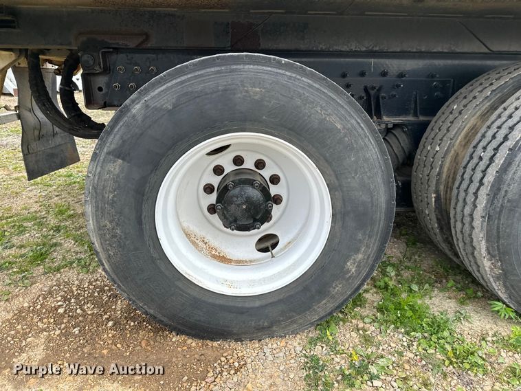 image for item DT6424 2011 Mack LEU613 refuse truck