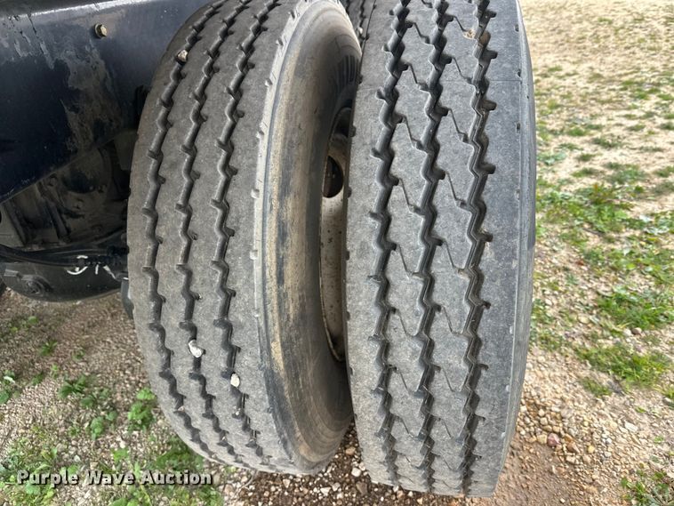 image for item DT6424 2011 Mack LEU613 refuse truck