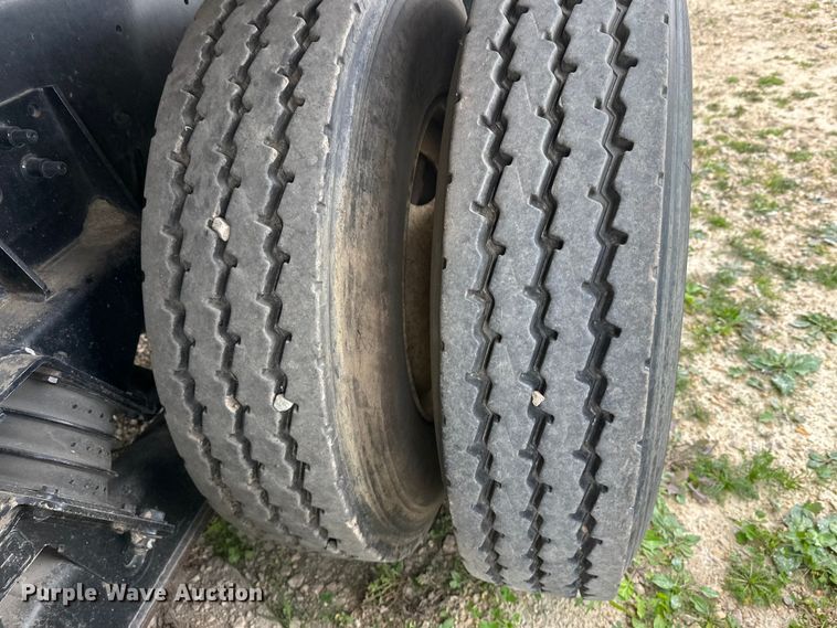 image for item DT6424 2011 Mack LEU613 refuse truck