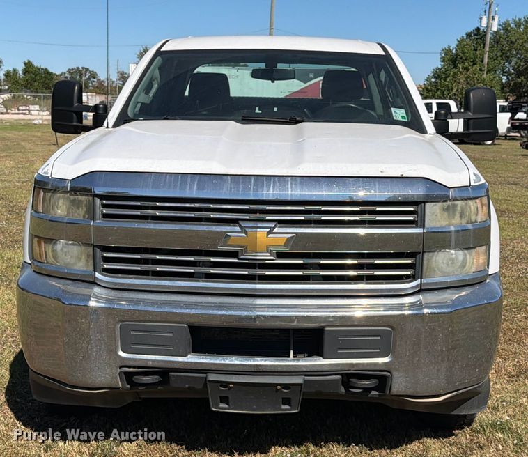 image for item DX5877 2015 Chevrolet Silverado 2500HD Crew Cab pickup truck