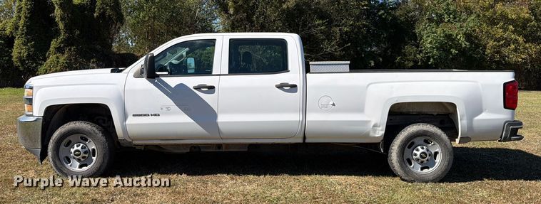 image for item DX5877 2015 Chevrolet Silverado 2500HD Crew Cab pickup truck