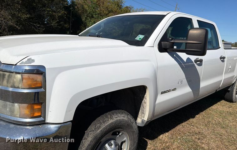 image for item DX5877 2015 Chevrolet Silverado 2500HD Crew Cab pickup truck