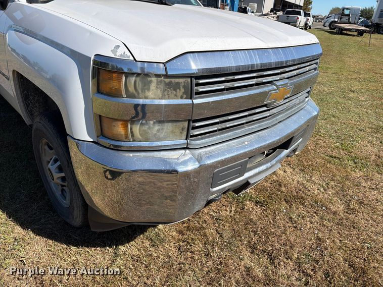 image for item DX5877 2015 Chevrolet Silverado 2500HD Crew Cab pickup truck