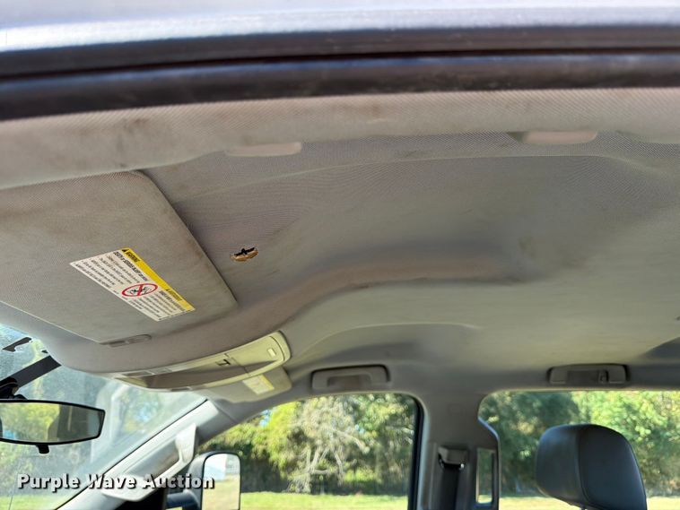 image for item DX5877 2015 Chevrolet Silverado 2500HD Crew Cab pickup truck