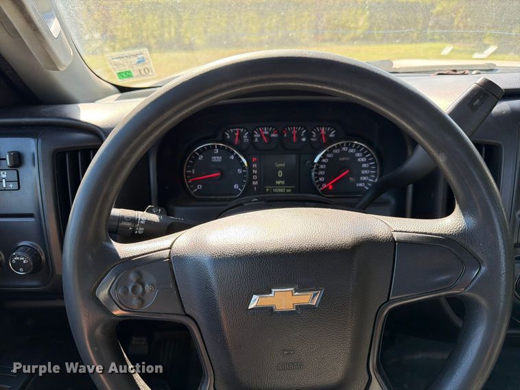 image for item DX5877 2015 Chevrolet Silverado 2500HD Crew Cab pickup truck