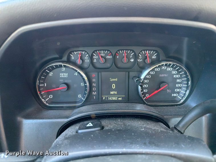 image for item DX5877 2015 Chevrolet Silverado 2500HD Crew Cab pickup truck