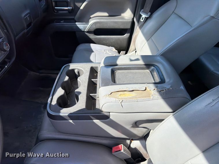 image for item DX5877 2015 Chevrolet Silverado 2500HD Crew Cab pickup truck