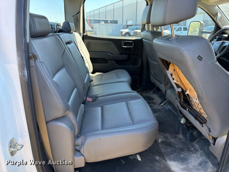 image for item DX5877 2015 Chevrolet Silverado 2500HD Crew Cab pickup truck