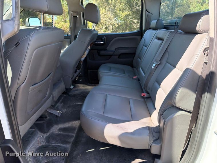 image for item DX5877 2015 Chevrolet Silverado 2500HD Crew Cab pickup truck