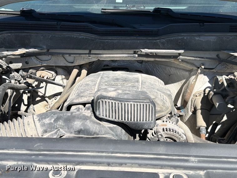 image for item DX5877 2015 Chevrolet Silverado 2500HD Crew Cab pickup truck