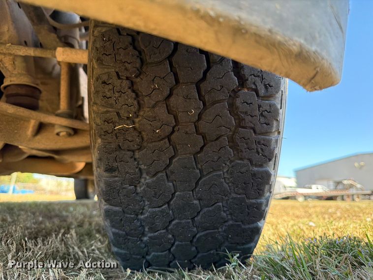 image for item DX5877 2015 Chevrolet Silverado 2500HD Crew Cab pickup truck