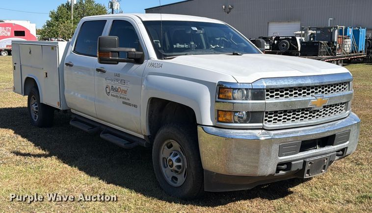 image for item DX5878 2019 Chevrolet Silverado 2500HD Crew Cab utility bed pickup truck