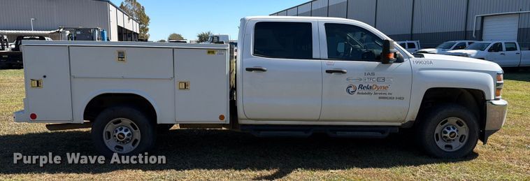image for item DX5878 2019 Chevrolet Silverado 2500HD Crew Cab utility bed pickup truck