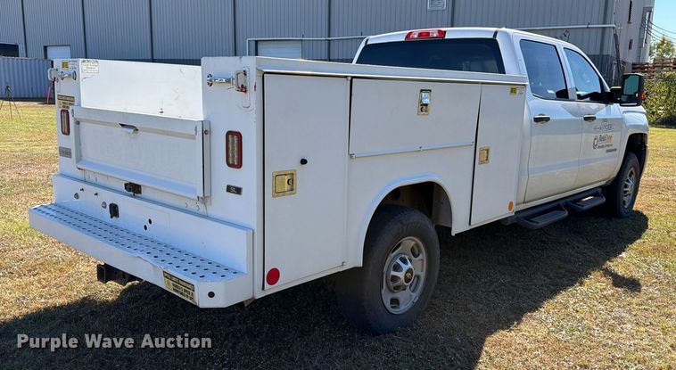 image for item DX5878 2019 Chevrolet Silverado 2500HD Crew Cab utility bed pickup truck