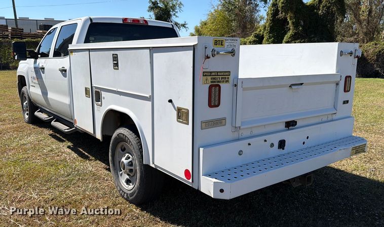 image for item DX5878 2019 Chevrolet Silverado 2500HD Crew Cab utility bed pickup truck