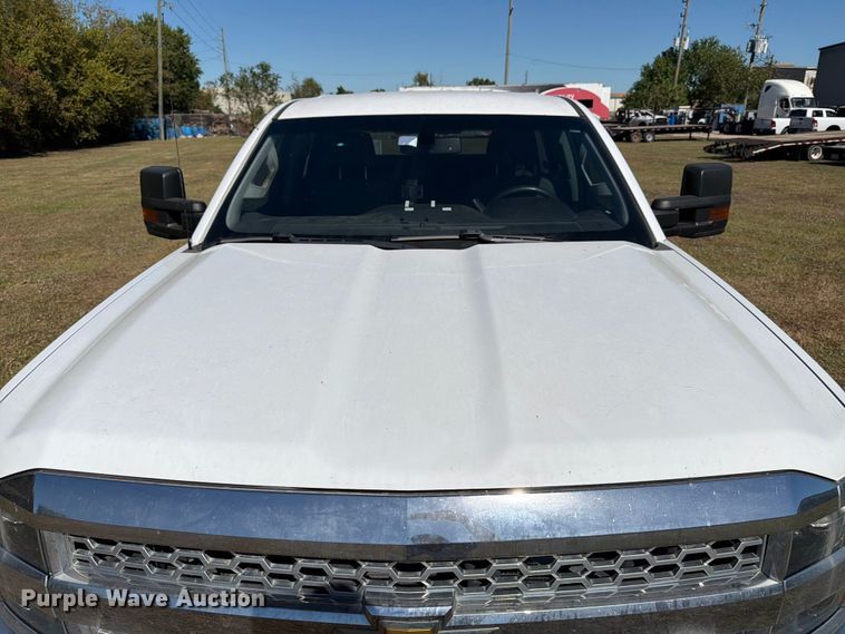 image for item DX5878 2019 Chevrolet Silverado 2500HD Crew Cab utility bed pickup truck