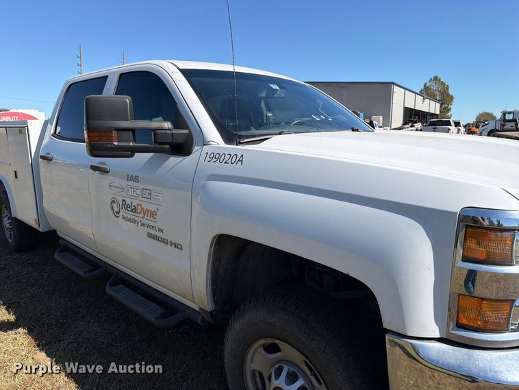 image for item DX5878 2019 Chevrolet Silverado 2500HD Crew Cab utility bed pickup truck