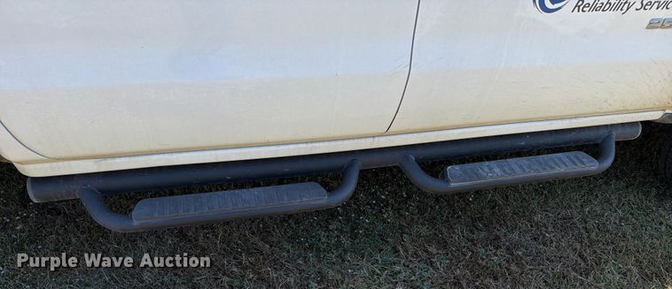 image for item DX5878 2019 Chevrolet Silverado 2500HD Crew Cab utility bed pickup truck