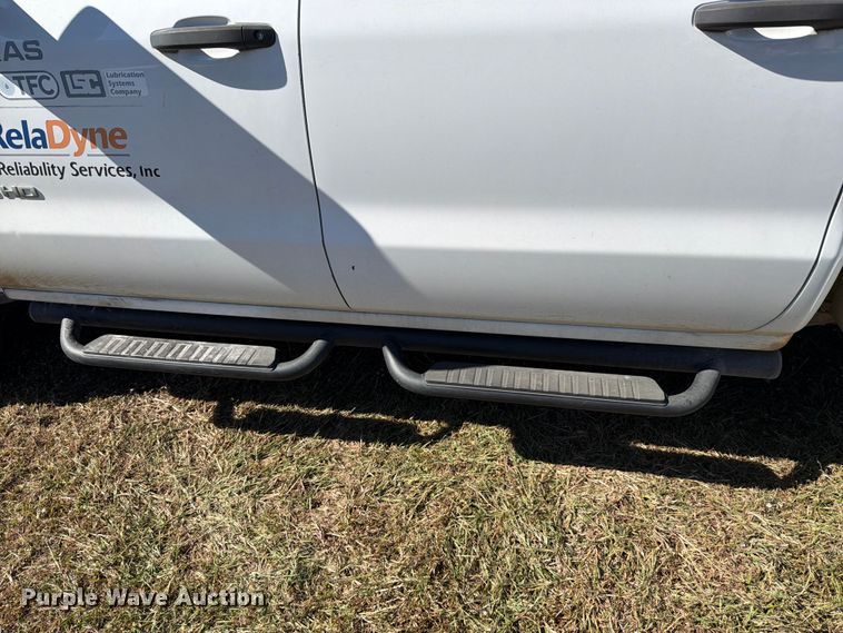 image for item DX5878 2019 Chevrolet Silverado 2500HD Crew Cab utility bed pickup truck