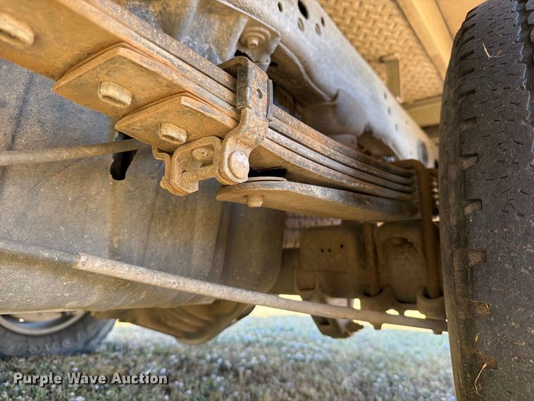 image for item DX5878 2019 Chevrolet Silverado 2500HD Crew Cab utility bed pickup truck