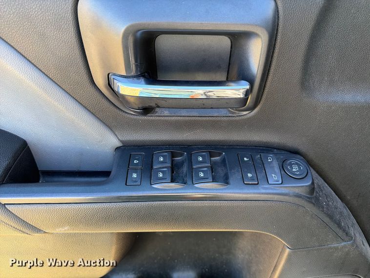 image for item DX5878 2019 Chevrolet Silverado 2500HD Crew Cab utility bed pickup truck