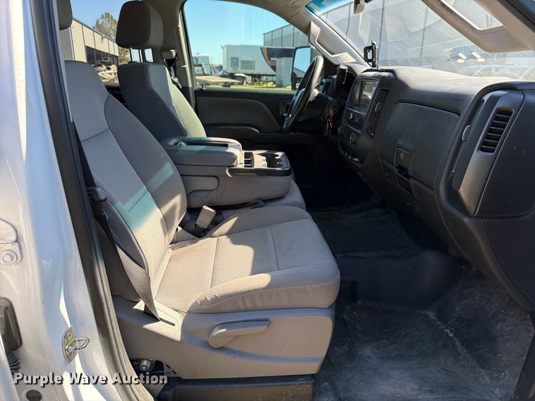 image for item DX5878 2019 Chevrolet Silverado 2500HD Crew Cab utility bed pickup truck