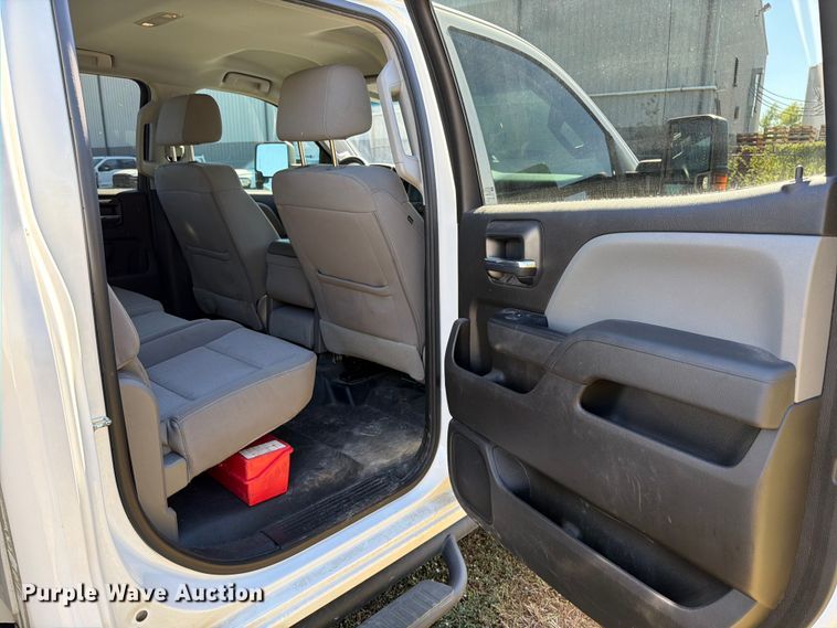 image for item DX5878 2019 Chevrolet Silverado 2500HD Crew Cab utility bed pickup truck