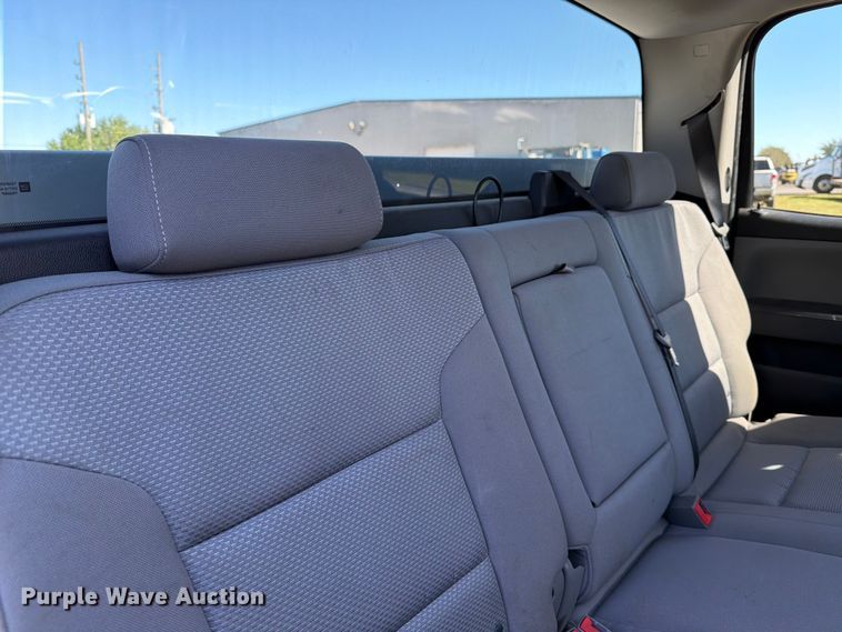 image for item DX5878 2019 Chevrolet Silverado 2500HD Crew Cab utility bed pickup truck