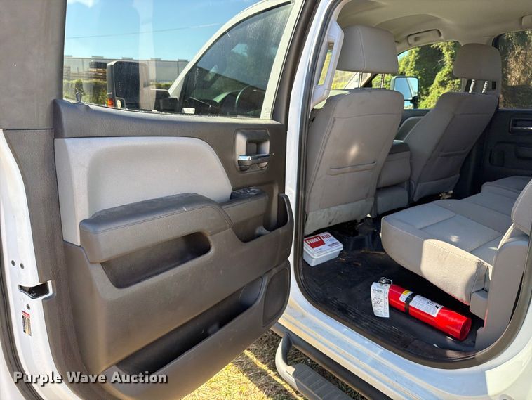 image for item DX5878 2019 Chevrolet Silverado 2500HD Crew Cab utility bed pickup truck