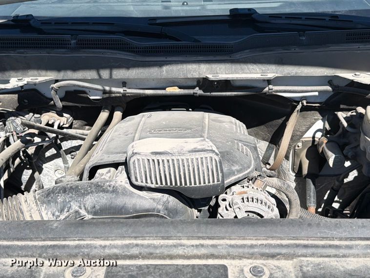 image for item DX5878 2019 Chevrolet Silverado 2500HD Crew Cab utility bed pickup truck