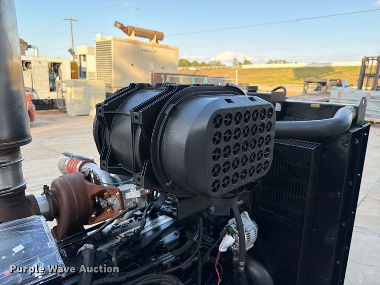 image for item DX5879 John Deere 6090 power unit