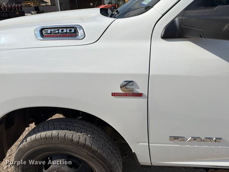 image for item DX5882 2022 RAM 3500 flatbed truck