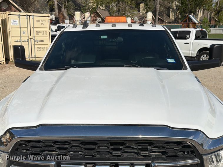 image for item DX5882 2022 RAM 3500 flatbed truck